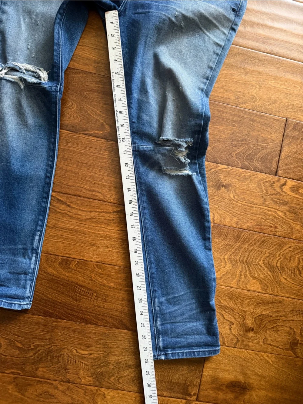 RtA Women's Distressed Denim Skinny Jeans Button Fly Blue Wash Size 27 (fits 30) - Picture 11 of 11